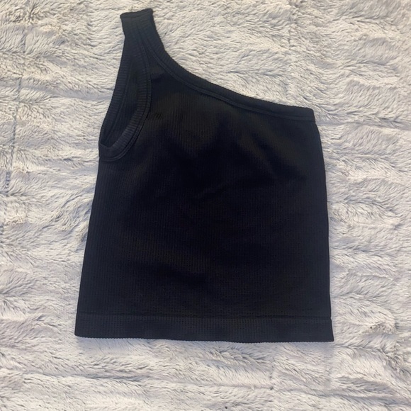 Crop top bundle! - Picture 5 of 6